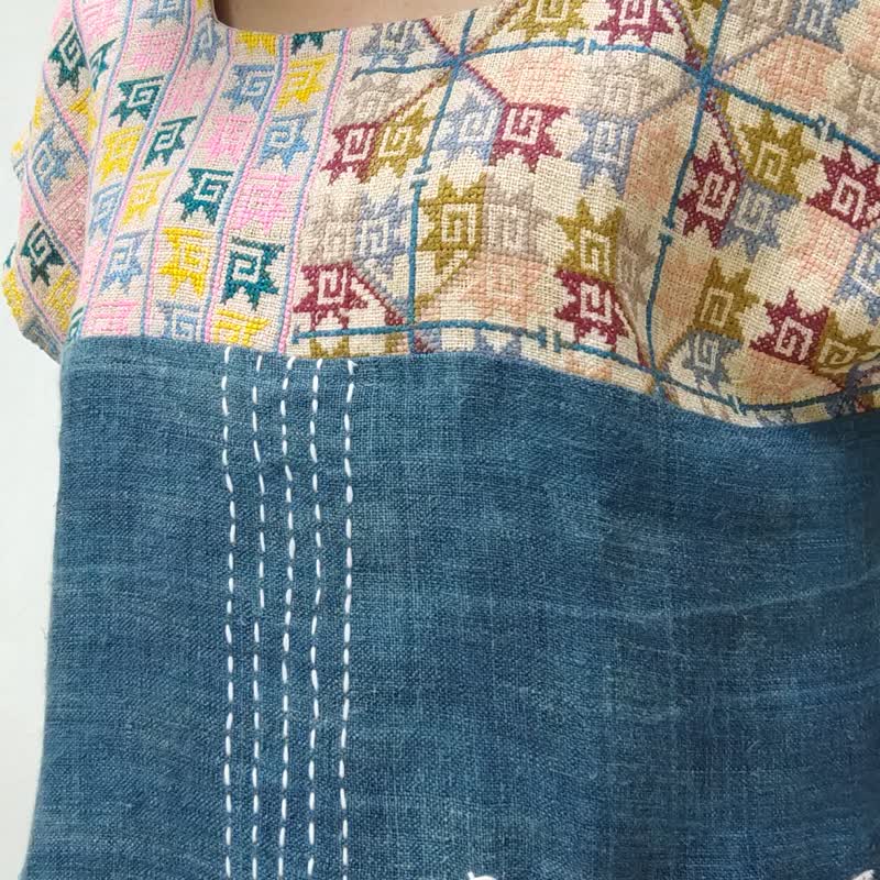 ิBlue Hemp - 手工刺繡麻襯衫 - 女上衣/長袖上衣 - 棉．麻 多色