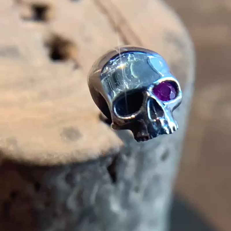 ruby skull earrings,sterling silver,mens jewelry,present for him,pe30 - ต่างหู - เงินแท้ สีเงิน