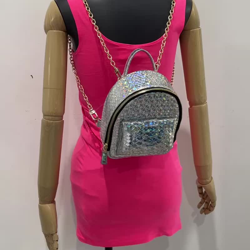 กระเป๋าเป้สะพายหลังหนังงูหลามสีเงินสำหรับผู้หญิง กระเป๋าเป้สะพายหลังมินิหนังงู - กระเป๋าเป้สะพายหลัง - หนังแท้ สีเงิน