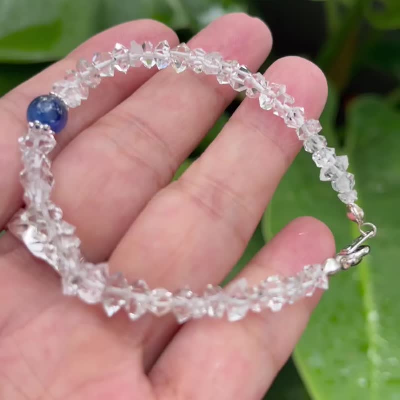 Flow/ Stone and Herkimon Diamond Bracelet - สร้อยข้อมือ - คริสตัล หลากหลายสี