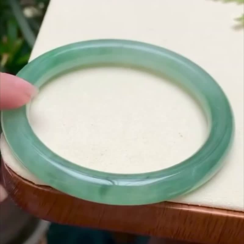 冰種 天然翡翠 緬甸 A玉 玉鐲 • 冰種湖綠翡翠圓鐲 - 手鍊/手環 - 玉石 綠色