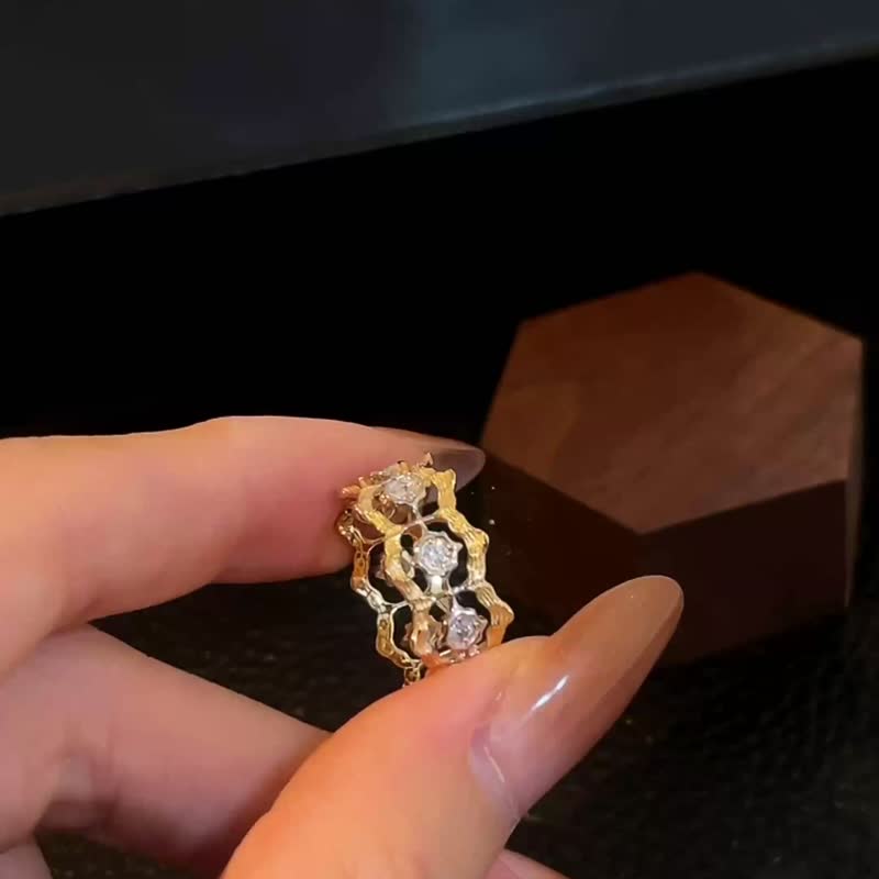 【WhiteKuo】18k gold two-tone hollow diamond ring - แหวนทั่วไป - เพชร ขาว