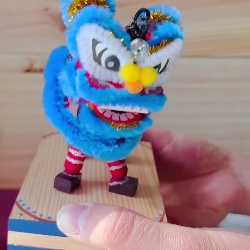 Mini Wooden Lion Dance-Flower Series - Items for Display - Wood Multicolor