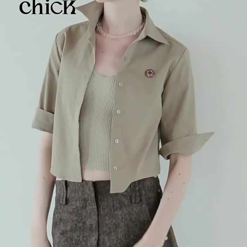 Khaki green straight shoulder waist three-quarter sleeve short-sleeved shirt summer short shirt - เสื้อเชิ้ตผู้หญิง - ผ้าฝ้าย/ผ้าลินิน สีกากี