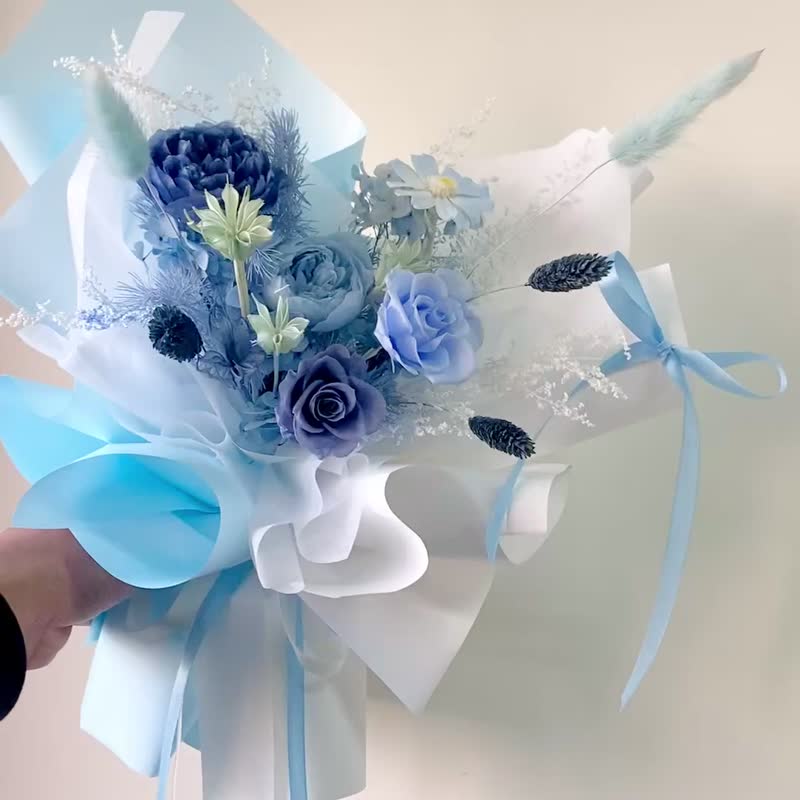 天藍韓系永生玫瑰花束。流量爆款花束。求婚花束。奧斯汀玫瑰 - 乾燥花/永生花 - 植物．花 藍色