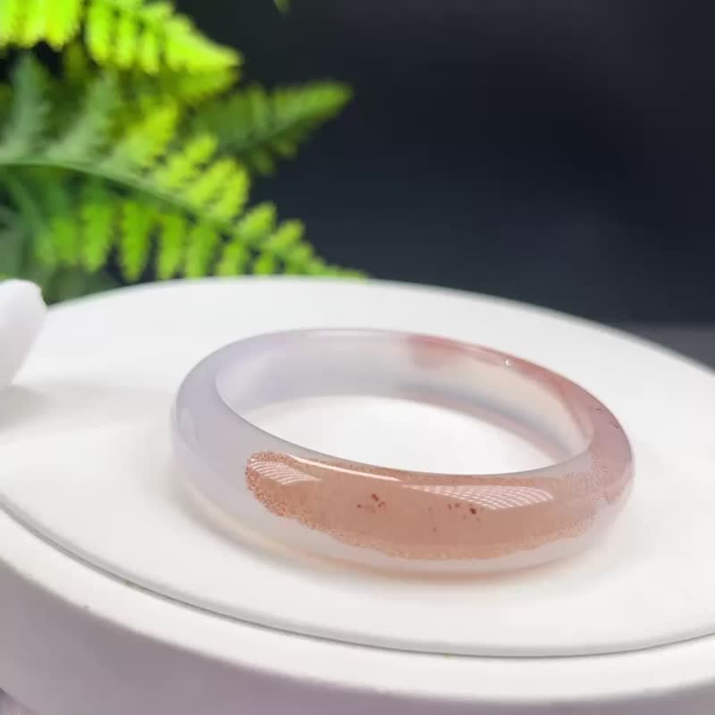 精品 淺紫底朱砂瑪瑙手鐲 50MM 冰潤起光飄花朱砂點 鴻運吉祥平和 - 手鍊/手環 - 半寶石 紫色