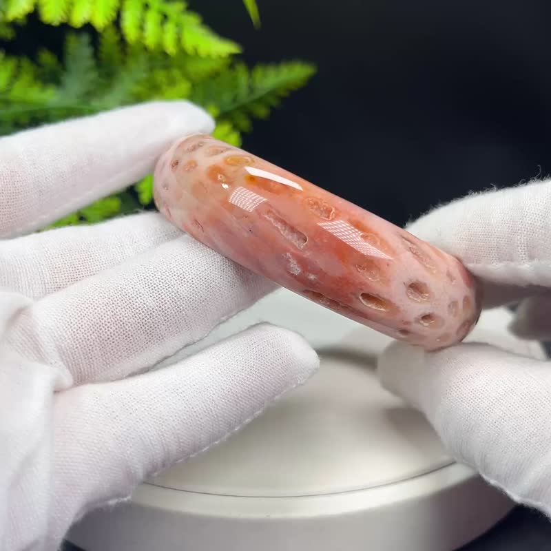 精美 珊瑚玉手鐲 59MM 高瓷玉化橘粉晶洞鳳尾紋 辟邪 遠離負能量 - 手鍊/手環 - 玉石 