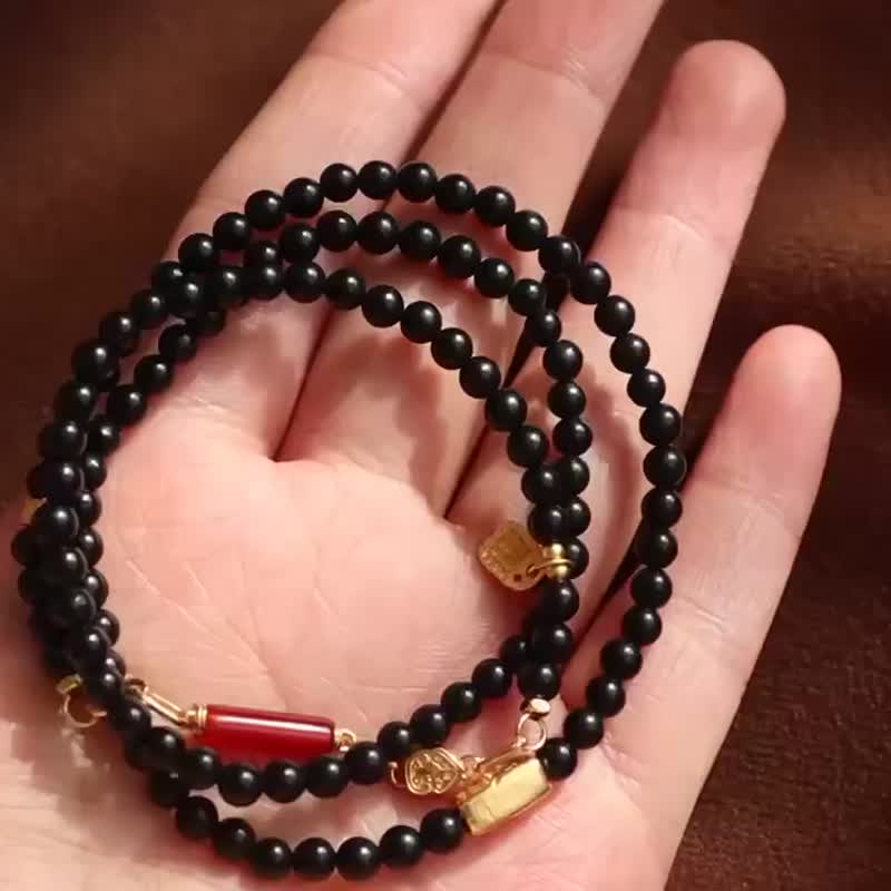 天然和田玉墨玉手鏈漆黑如墨質地油潤細膩搭配五路財神牌招財闢邪 - 手鍊/手環 - 玉石 