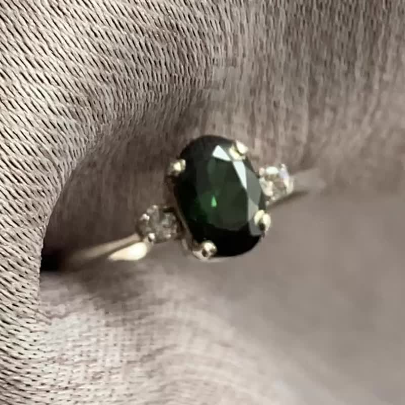 Natural dark green tourmaline ring international ring #9 handmade in Nepal 925 sterling silver - แหวนทั่วไป - เครื่องเพชรพลอย สีเขียว