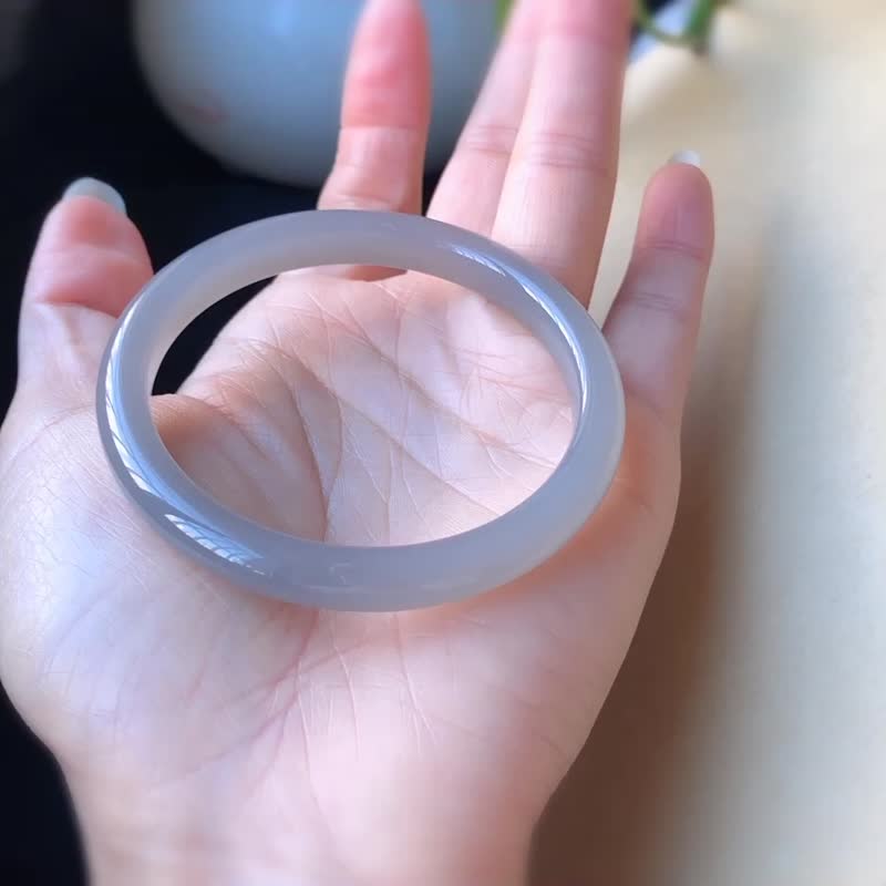 天然和田玉紫羅蘭手鐲 圈口55.5mm 做工精緻玉質細膩 - 手鍊/手環 - 玉石 