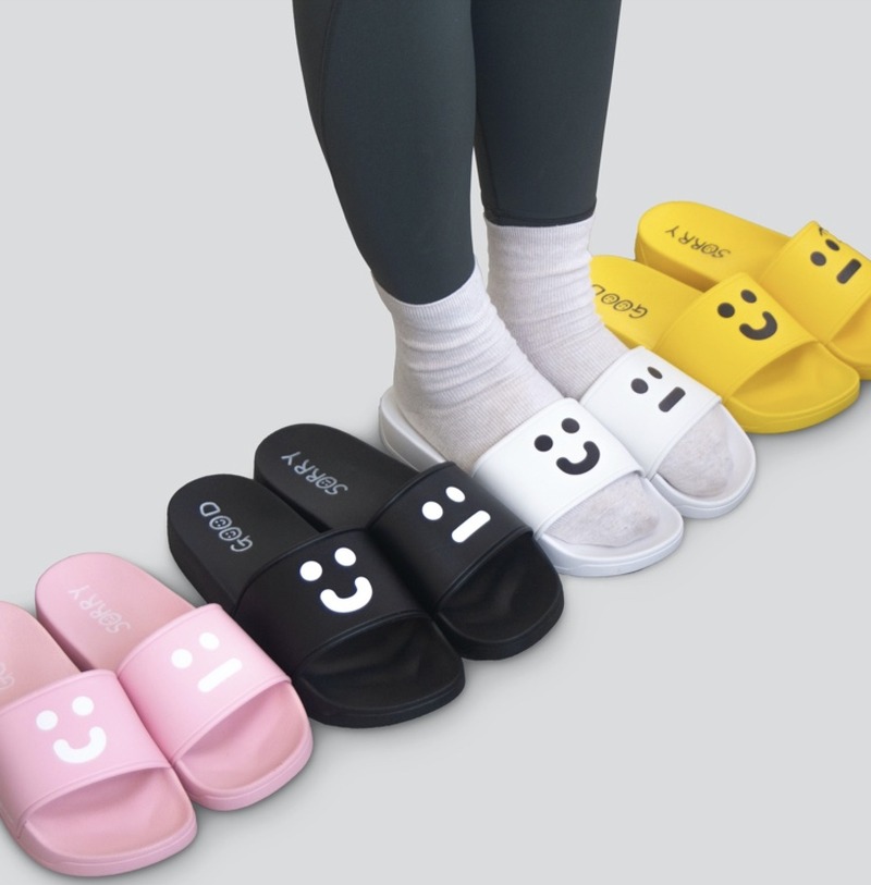 面白いプレゼント 絵文字サンダル