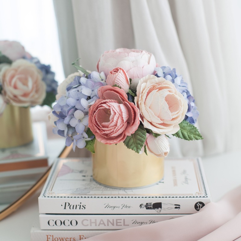 サンキャッチャー♡ハンドメイド「お上品！白いお花のキラキラ