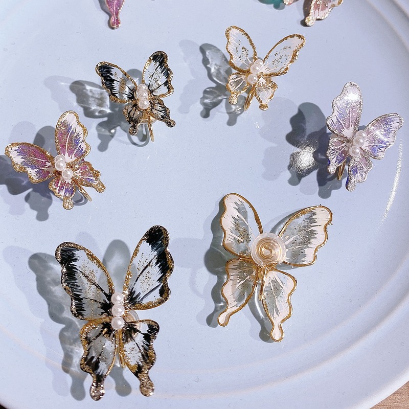 5,000円以下 個性的なイヤリング、ピアス Bright Butterflyイヤリング