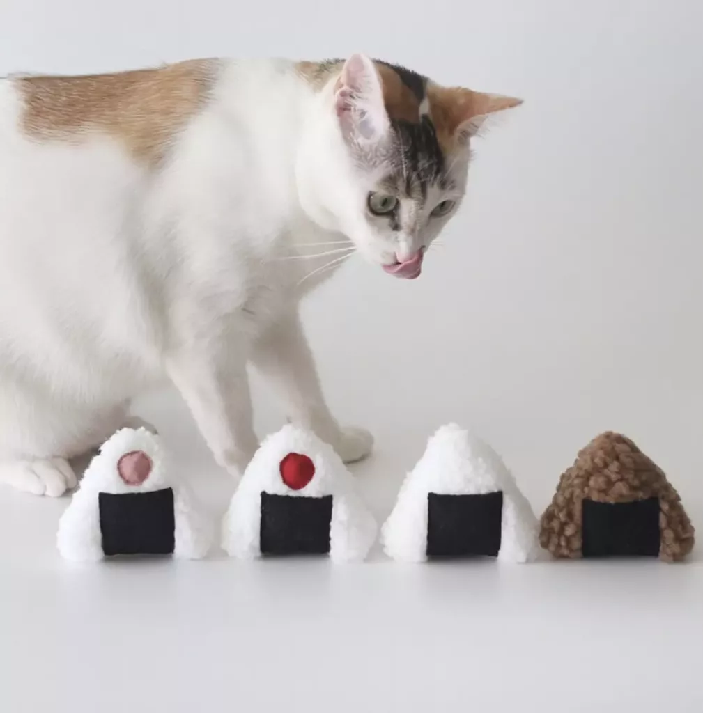 貓草飯糰玩具