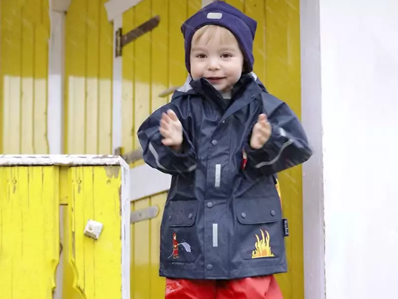 雨衣推薦 德國 PlayShoes 超輕量可機洗連帽兒童雨衣外套-消防車