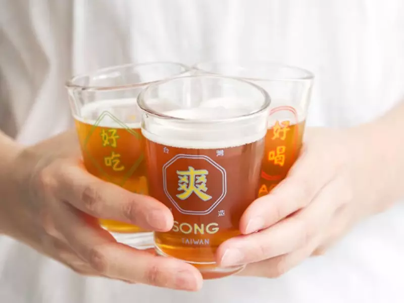 外國人喜歡的台灣伴手禮推薦-富錦樹台菜香檳-啤酒杯