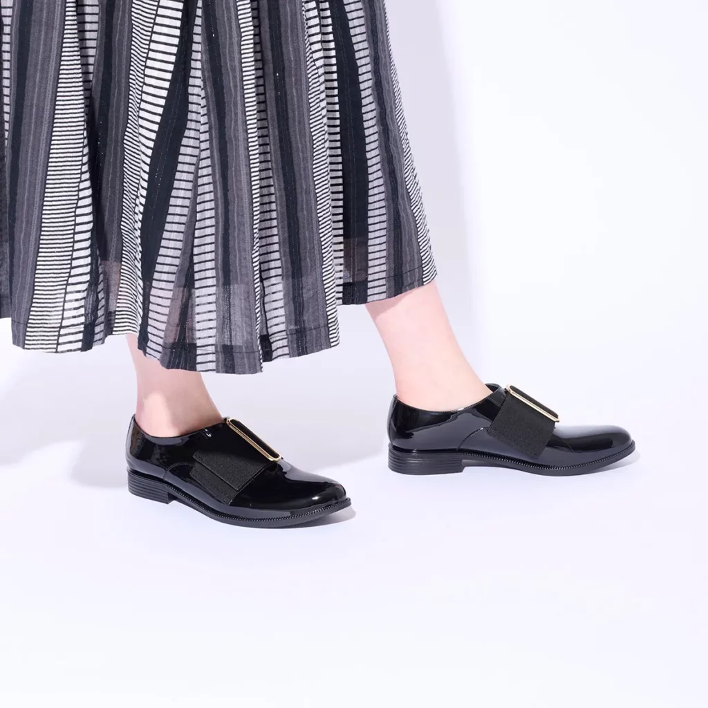 上班族 OL 穿搭必備單品：BAKER (BLACK) PVC OXFORD SHOES